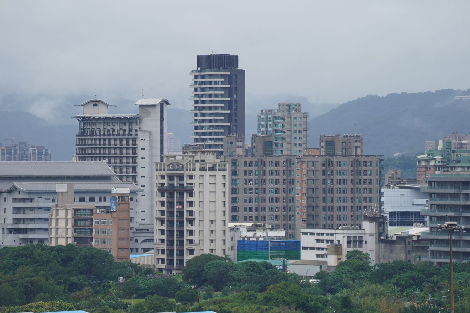 新台币兑美元大涨朱立伦批政府不知企业已哀鸿遍野